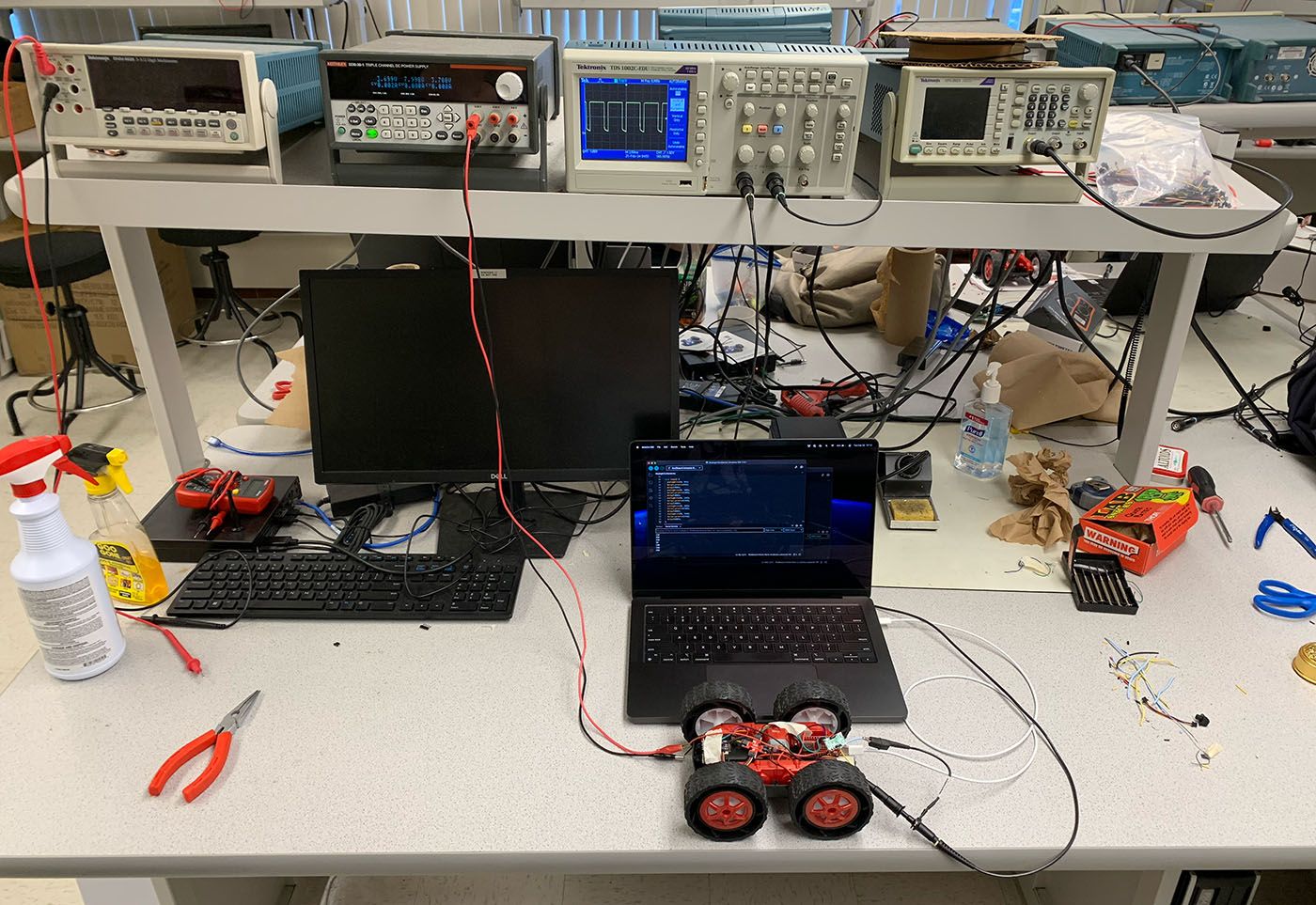 Test setup with oscilloscope